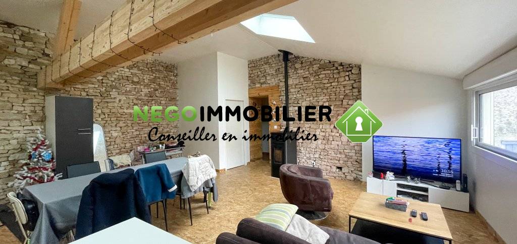 Salle a manger logement 1_1024.jpg